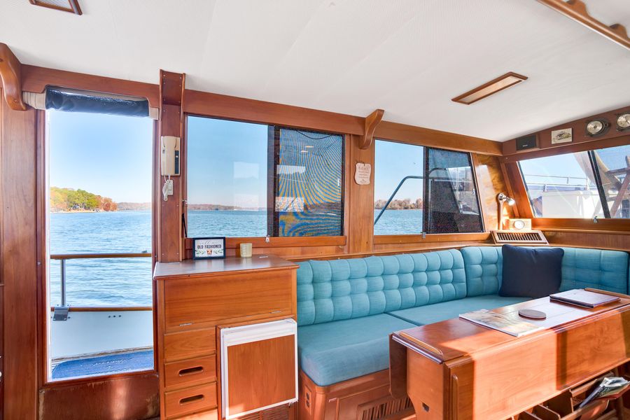 1989 Grand Banks 42 Motoryacht