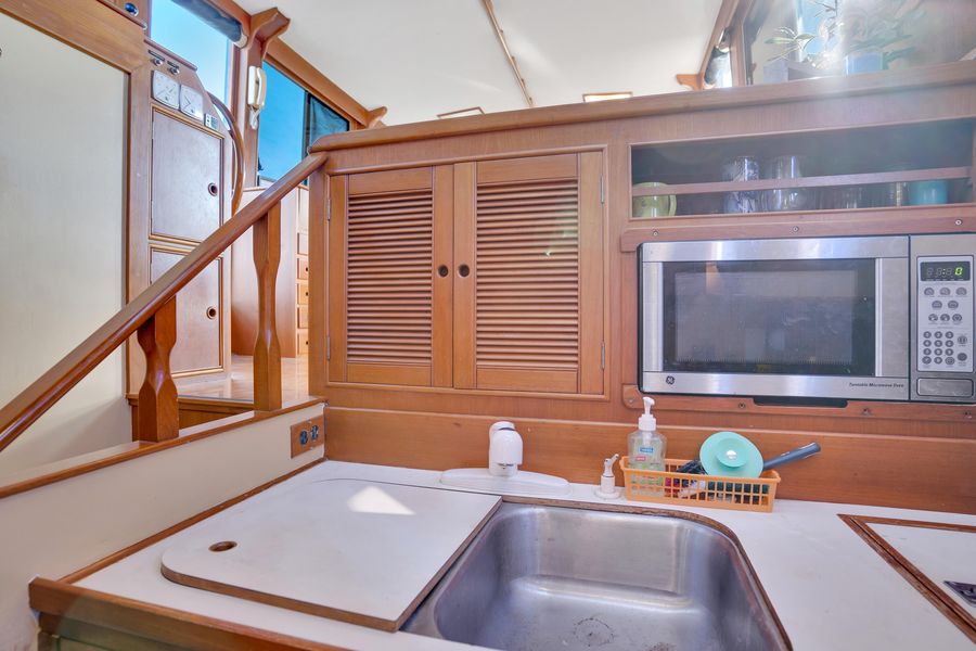 1989 Grand Banks 42 Motoryacht