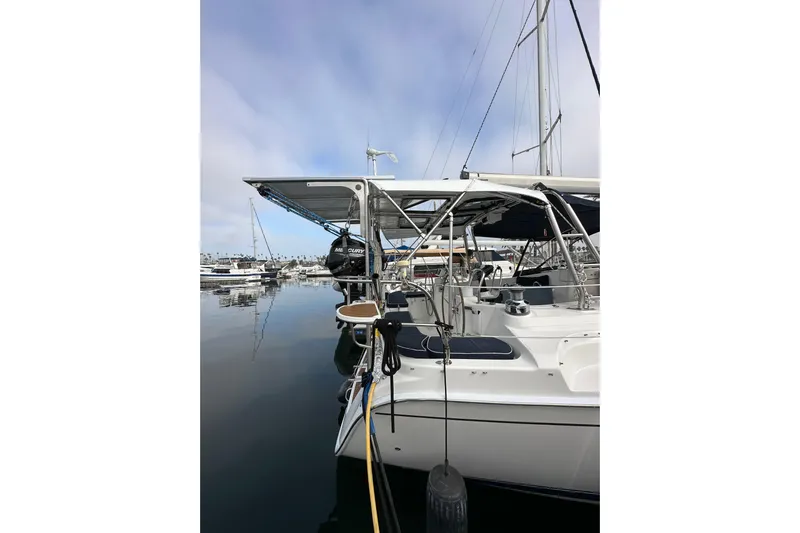 Dasananas Yacht Photos Pics 2008 Hunter 49 yacht docked in marina, featuring sleek design and modern amenities.