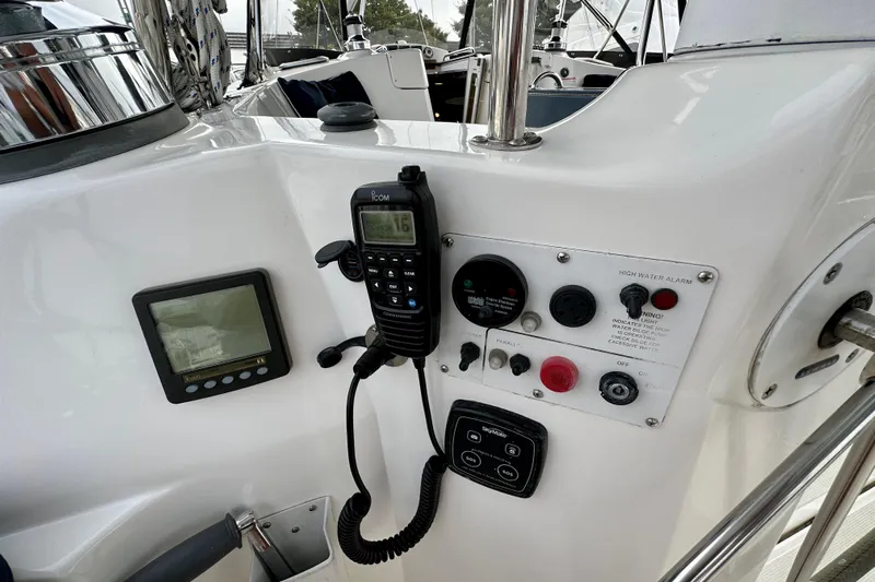 Dasananas Yacht Photos Pics Control panel of a 2008 Hunter 49 yacht with radio and navigation instruments.