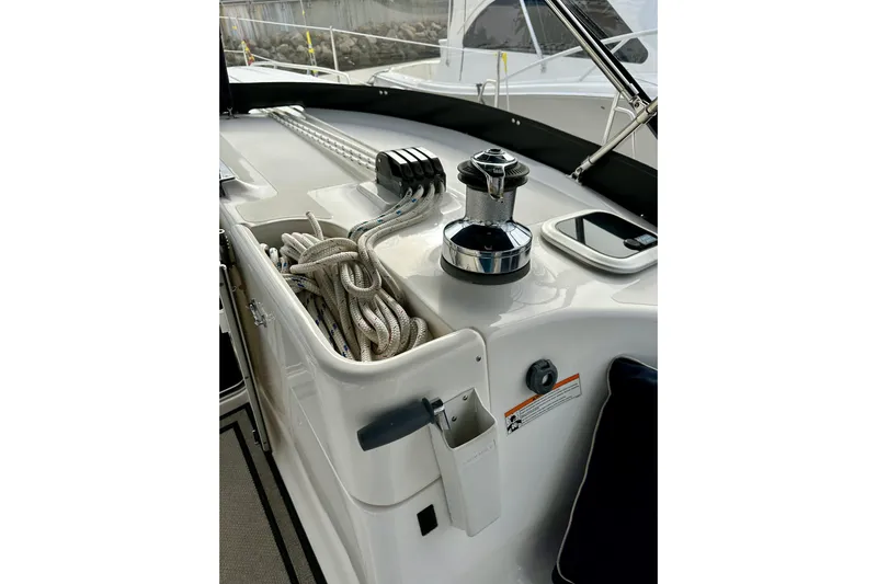 Dasananas Yacht Photos Pics Deck of 2008 Hunter 49 sailboat with winch and coiled ropes.