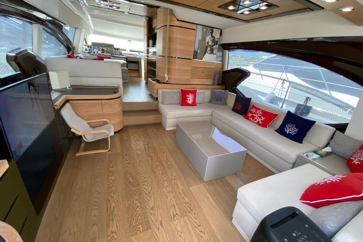 2009 Azimut 70 