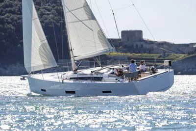 2023 Dufour 430