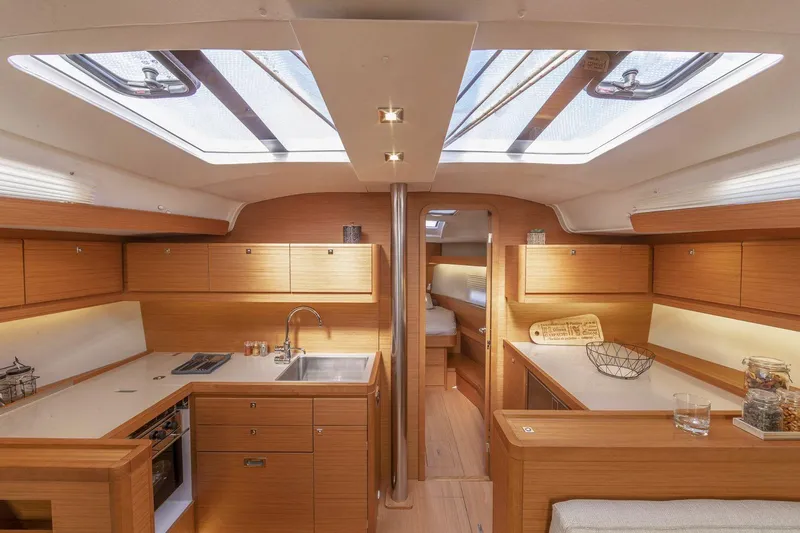  Yacht Photos Pics Manufacturer Provided Image