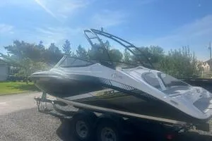 Yamaha Boats AR210