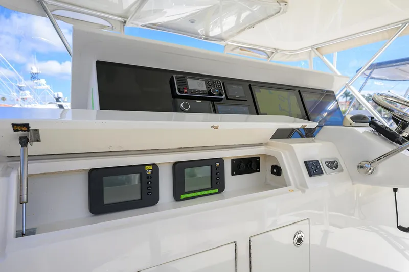 Nest Egg Yacht Photos Pics Egg Harbor 50 NEST EGG - Helm Electronics