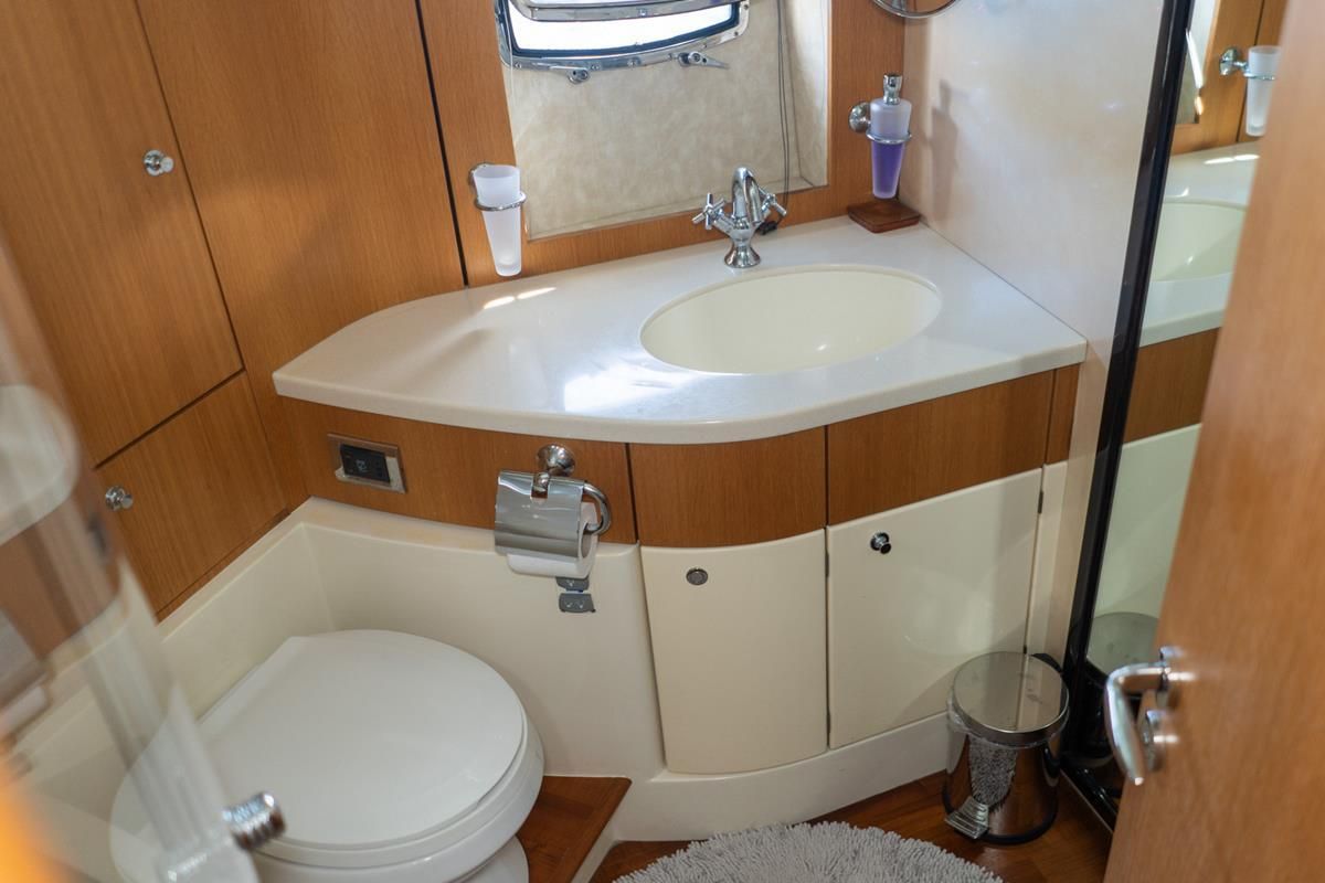 2008 Fairline 58 