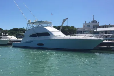 Bertram 700