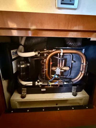 Just Us Yacht Photos Pics 