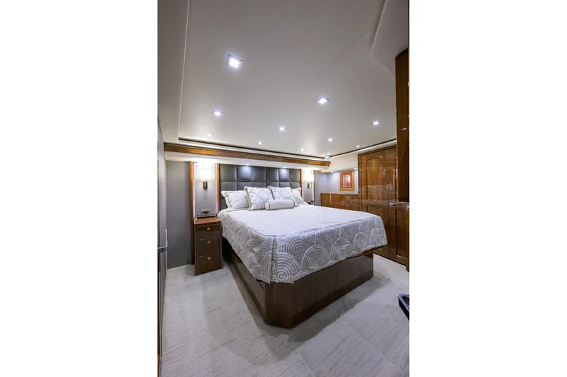 Corintios Yacht Photos Pics Viking 72 Corintios - Interior Master Stateroom