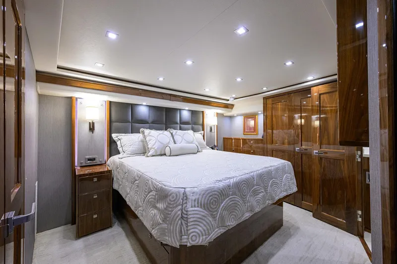 Corintios Yacht Photos Pics Viking 72 Corintios - Interior Master Stateroom