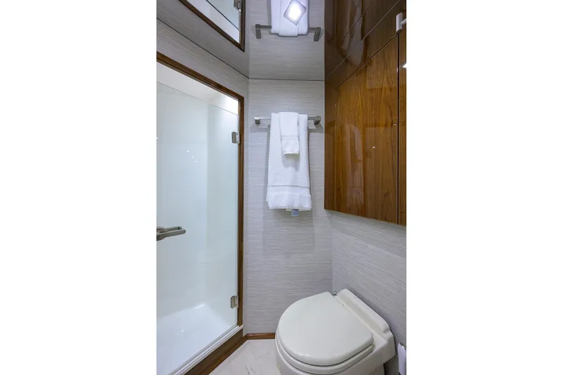 Corintios Yacht Photos Pics Viking 72 Corintios - Interior Master Stateroom Head