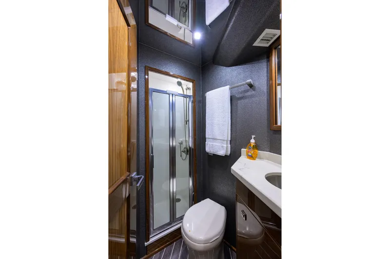 Corintios Yacht Photos Pics Viking 72 Corintios - Interior Guest Stateroom Head