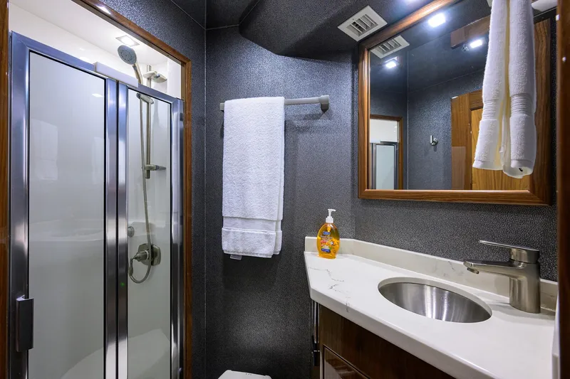 Corintios Yacht Photos Pics Viking 72 Corintios - Interior Guest Stateroom Head