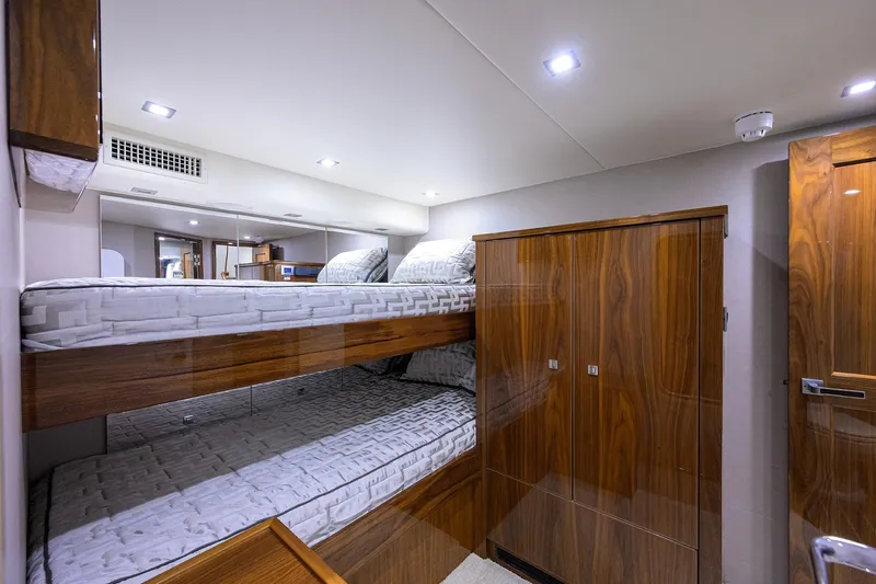 Corintios Yacht Photos Pics Viking 72 Corintios - Interior Stateroom