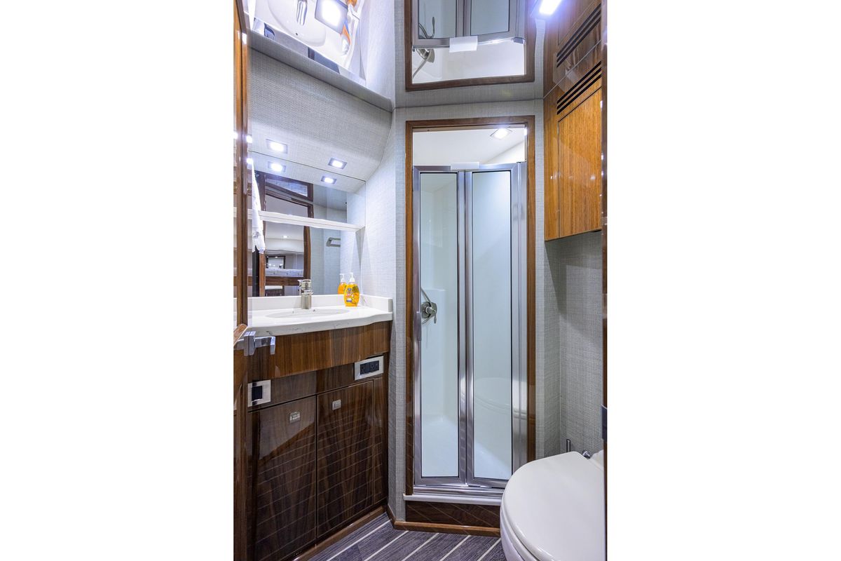 2018 Viking 72 