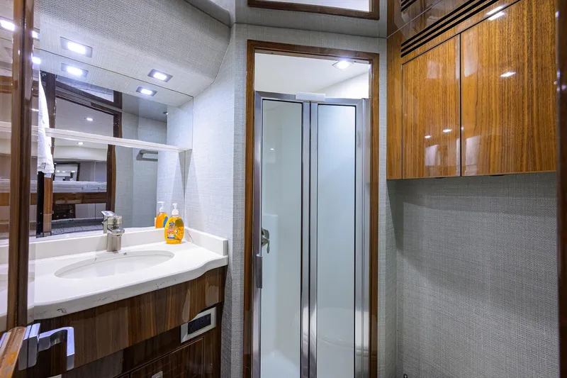 Corintios Yacht Photos Pics Viking 72 Corintios - Interior Stateroom Head