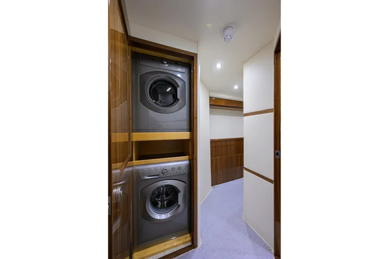 Corintios Yacht Photos Pics Viking 72 Corintios - Interior Laundry Center
