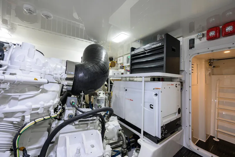 Corintios Yacht Photos Pics Viking 72 Corintios - Engine Room