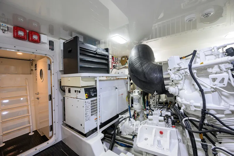 Corintios Yacht Photos Pics Viking 72 Corintios - Engine Room