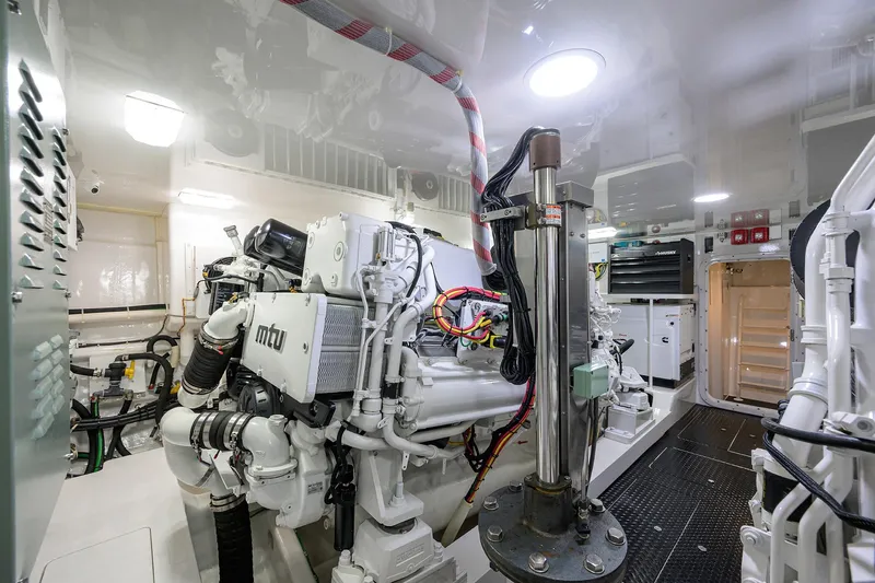 Corintios Yacht Photos Pics Viking 72 Corintios - Engine Room