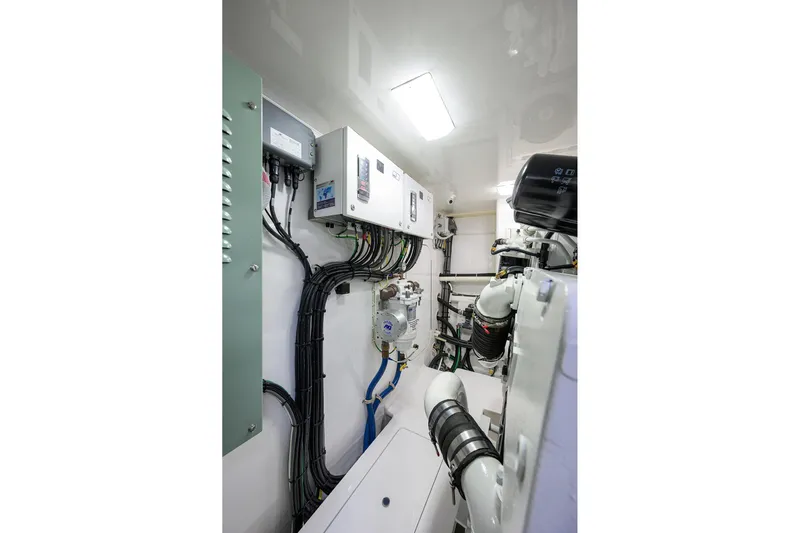 Corintios Yacht Photos Pics Viking 72 Corintios - Engine Room