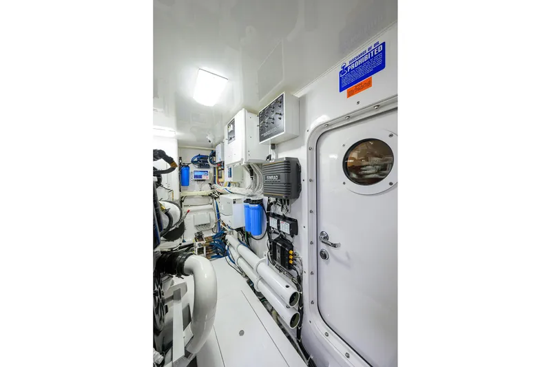 Corintios Yacht Photos Pics Viking 72 Corintios - Engine Room