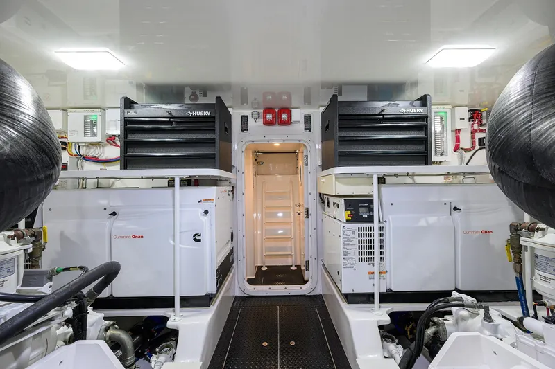 Corintios Yacht Photos Pics Viking 72 Corintios - Engine Room