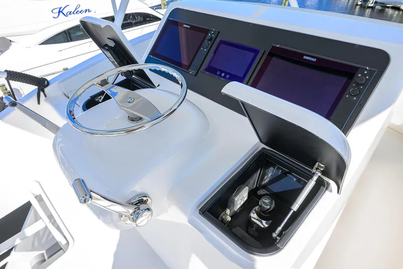 Corintios Yacht Photos Pics Viking 72 Corintios - Exterior Skybridge