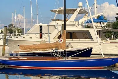C.W. Hood 32 Daysailer