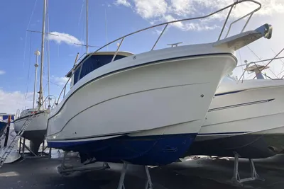 2011 Rodman 870