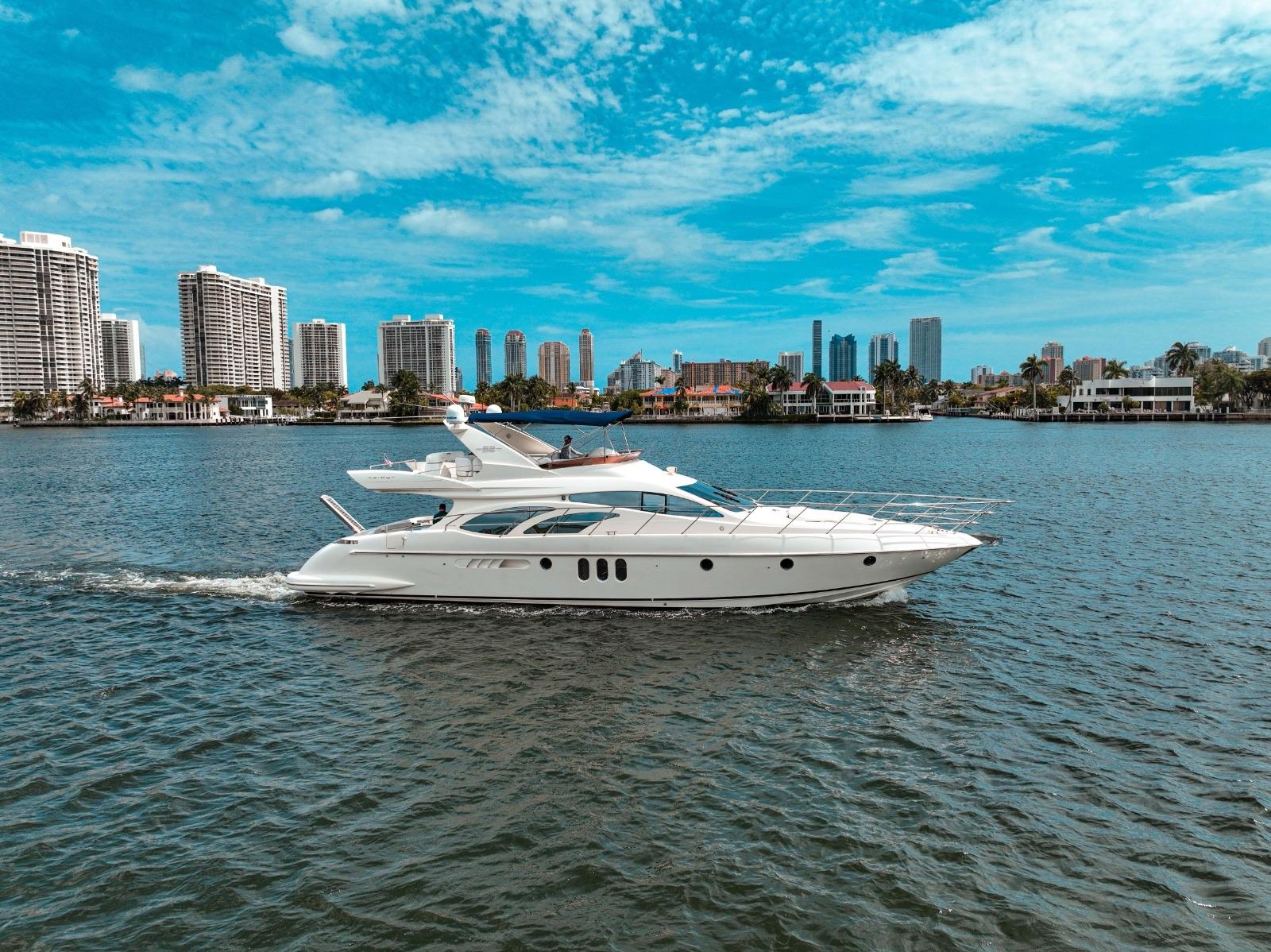 azimut yacht 62