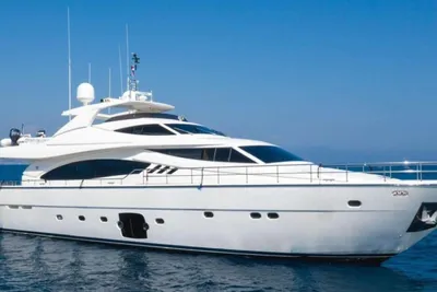2008 Ferretti Yachts 881 RPH