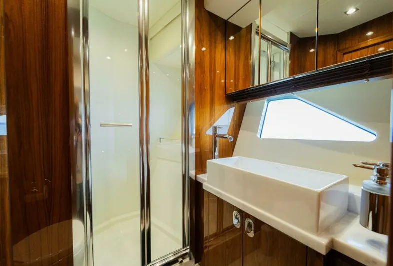  Yacht Photos Pics 2016 Sunseeker Manhattan 65 - Image 26