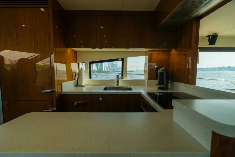  Yacht Photos Pics 2016 Sunseeker Manhattan 65 - Image 12