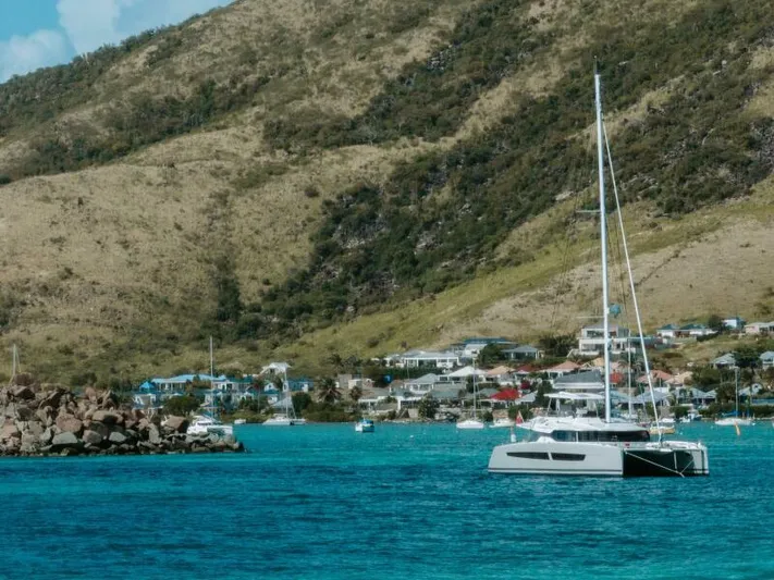 Roamance Yacht Photos Pics 