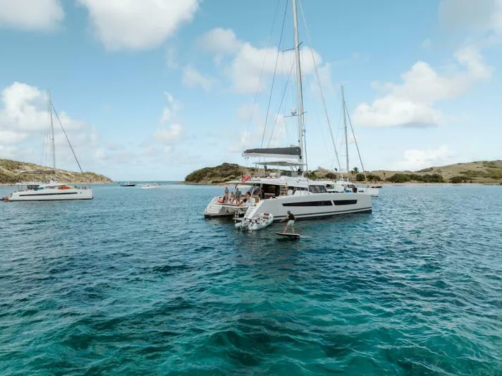 Roamance Yacht Photos Pics 