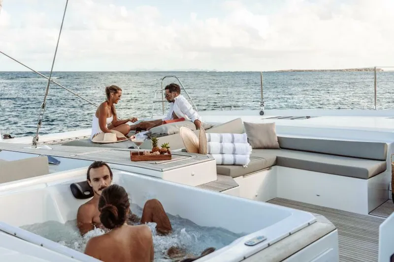 Roamance Yacht Photos Pics 