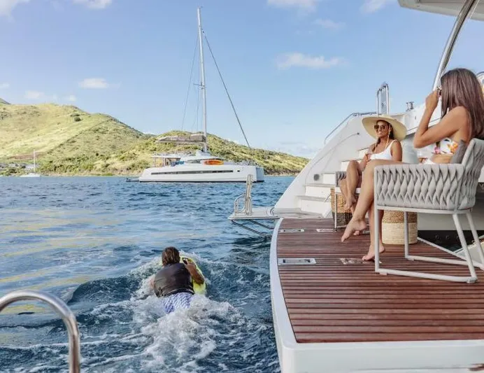 Roamance Yacht Photos Pics 