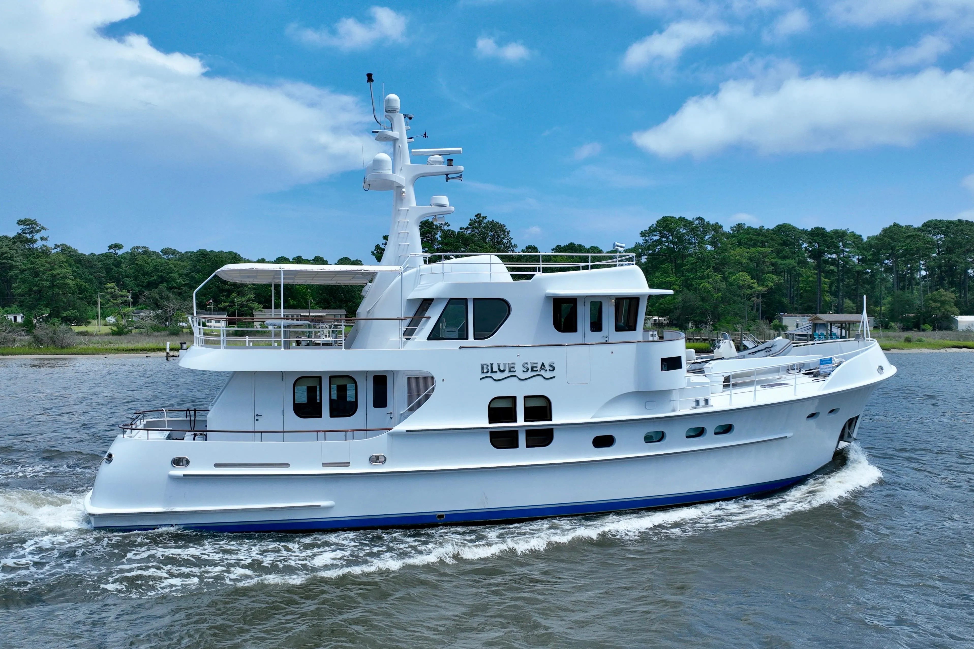 Farmont 70 Expedition Yacht