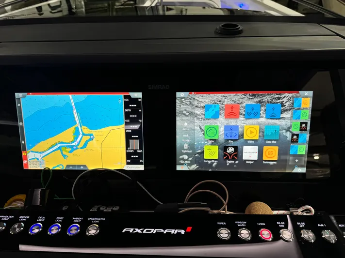 Escape Artist Yacht Photos Pics 