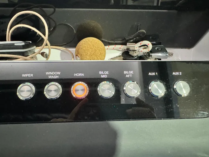 Escape Artist Yacht Photos Pics 