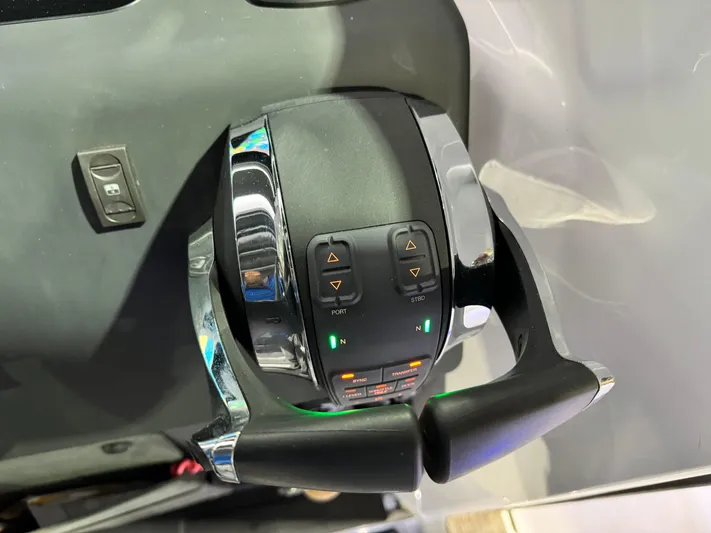 Escape Artist Yacht Photos Pics 