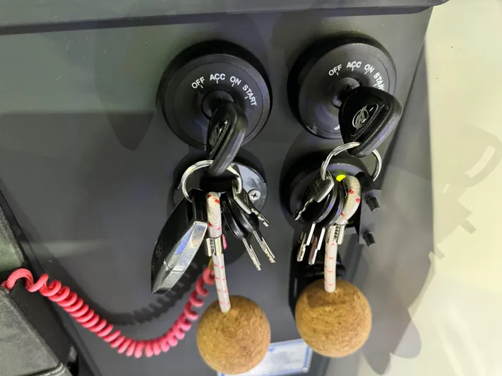 Escape Artist Yacht Photos Pics 