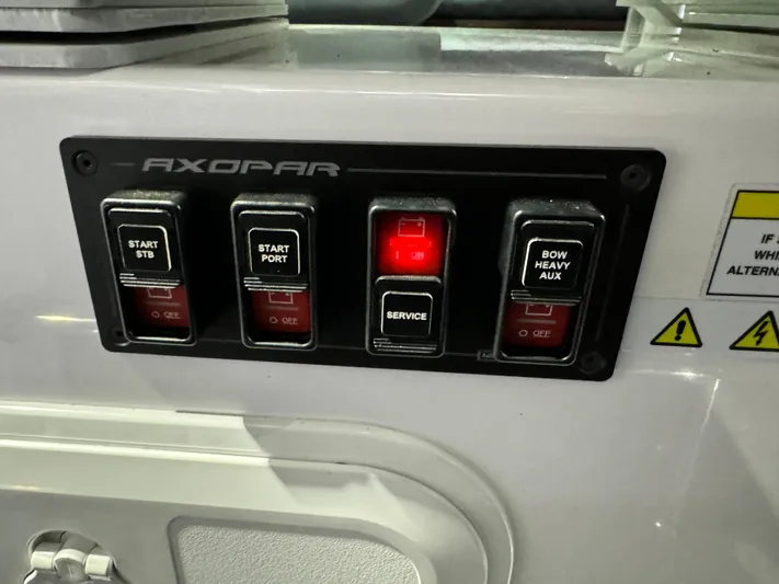 Escape Artist Yacht Photos Pics 