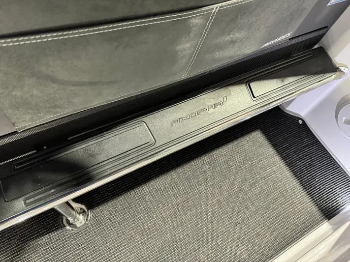 Escape Artist Yacht Photos Pics 