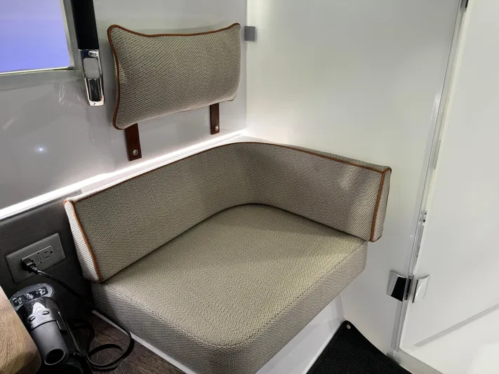 Escape Artist Yacht Photos Pics 