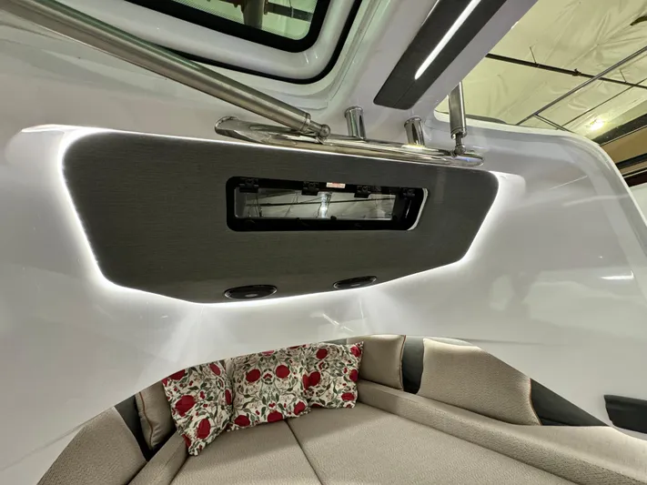 Escape Artist Yacht Photos Pics 