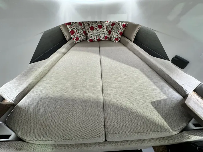 Escape Artist Yacht Photos Pics 