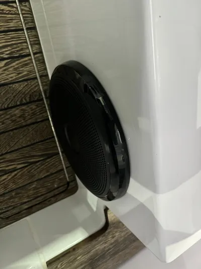 Escape Artist Yacht Photos Pics 